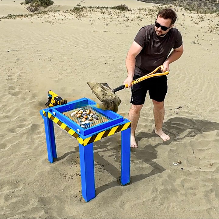 Turn your beach gold into a phone case like no other! 🤳🏻💎 #treasure #phoneaccessory #fyp #craft #repurpose #beach #gadget