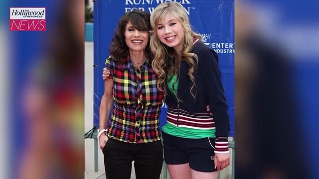 Jennifer Aniston Joins Apple TV+ Series 'I'm Glad My Mom Died', Inspired By Jennette McCurdy’s Memoir | THR News Video