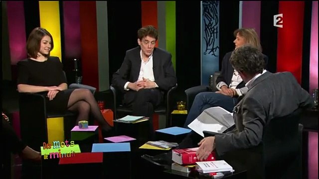 Emilie Dequenne-France-crossed legs -black pantyhose -collants noirs Tv Legshow
