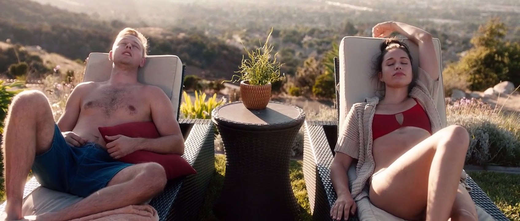 Los Angeles to start a new job in New York, A man  with the help of his best friend devises a wicked plan to test his girlfriend's loyalty HD