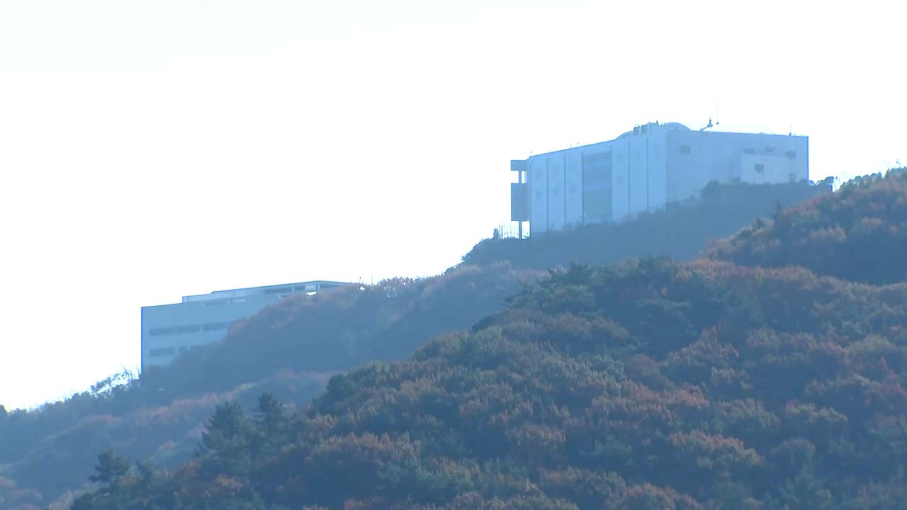 고흥 맑고 바람 약해져...누리호 발사일, 낙뢰·강풍 비껴갈 듯 / YTN