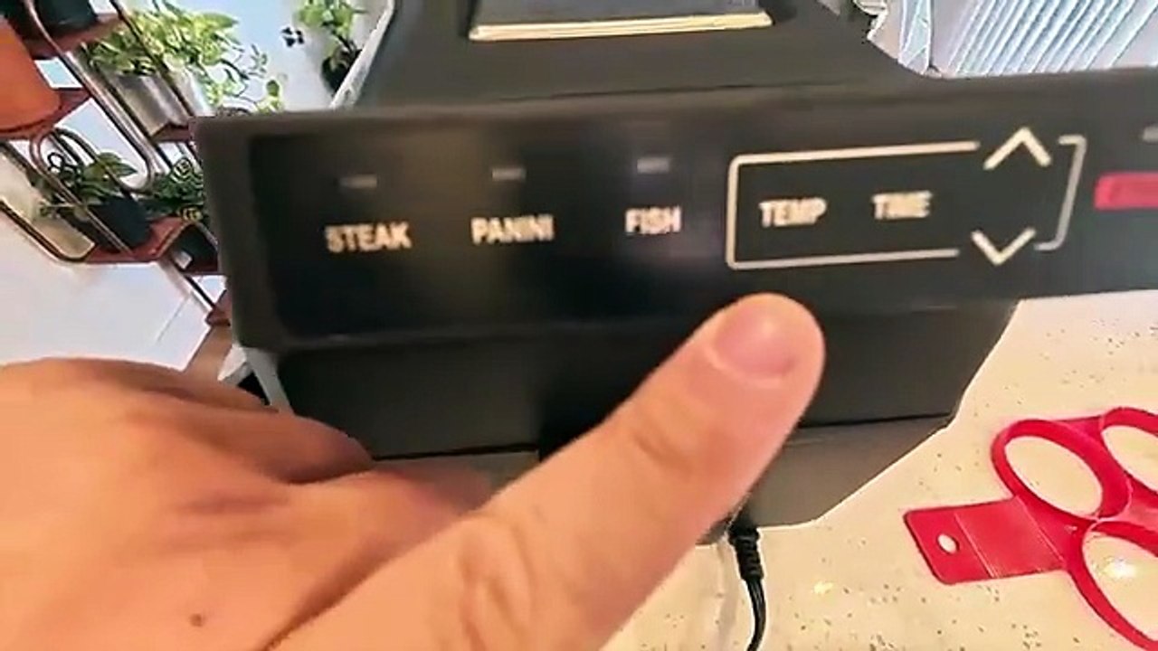 Best 6-in-1 Multi-Purpose Cooking Device: oven, smokeless grill, air fryer, griddle, cooker, with 16 preset functions and smart temperature control.