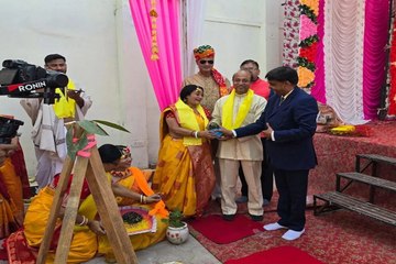 मीलिए जयपुर के डॉक्टर दंपती से, जो शादियों में लगाते फ्री स्टॉल, मेहमानों को बांटते हैं 'बेशकीमती' उपहार