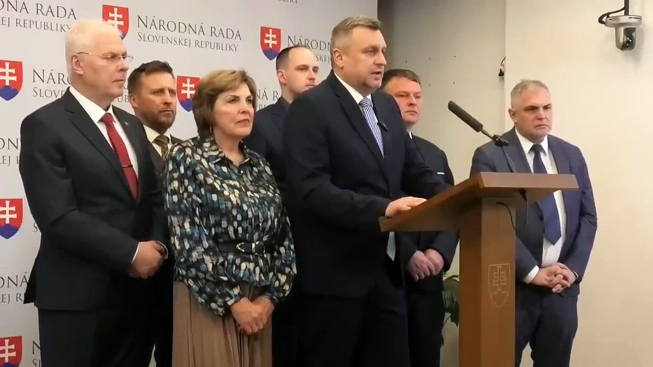 ZÁZNAM: A. Danko vyzval politické strany vrátane PS, aby neriešili Benešove dekréty