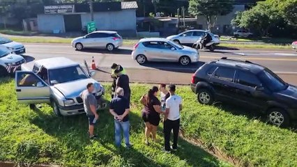 Engavetamento envolve três veículos na BR-277, em Cascavel