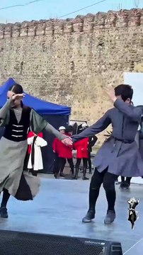 Тот самый вирусный танец в исполнении детей🔥