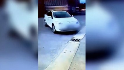 Un padre graba a su hijo de 10 años conduciendo y difunde el vídeo en redes sociales