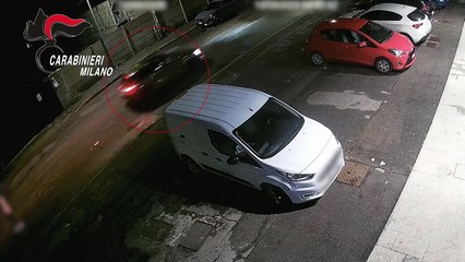 Sparatoria a Lainate, il momento in cui il 33enne cacciato dalla discoteca torna e spara sette colpi di pistola al buttafuori