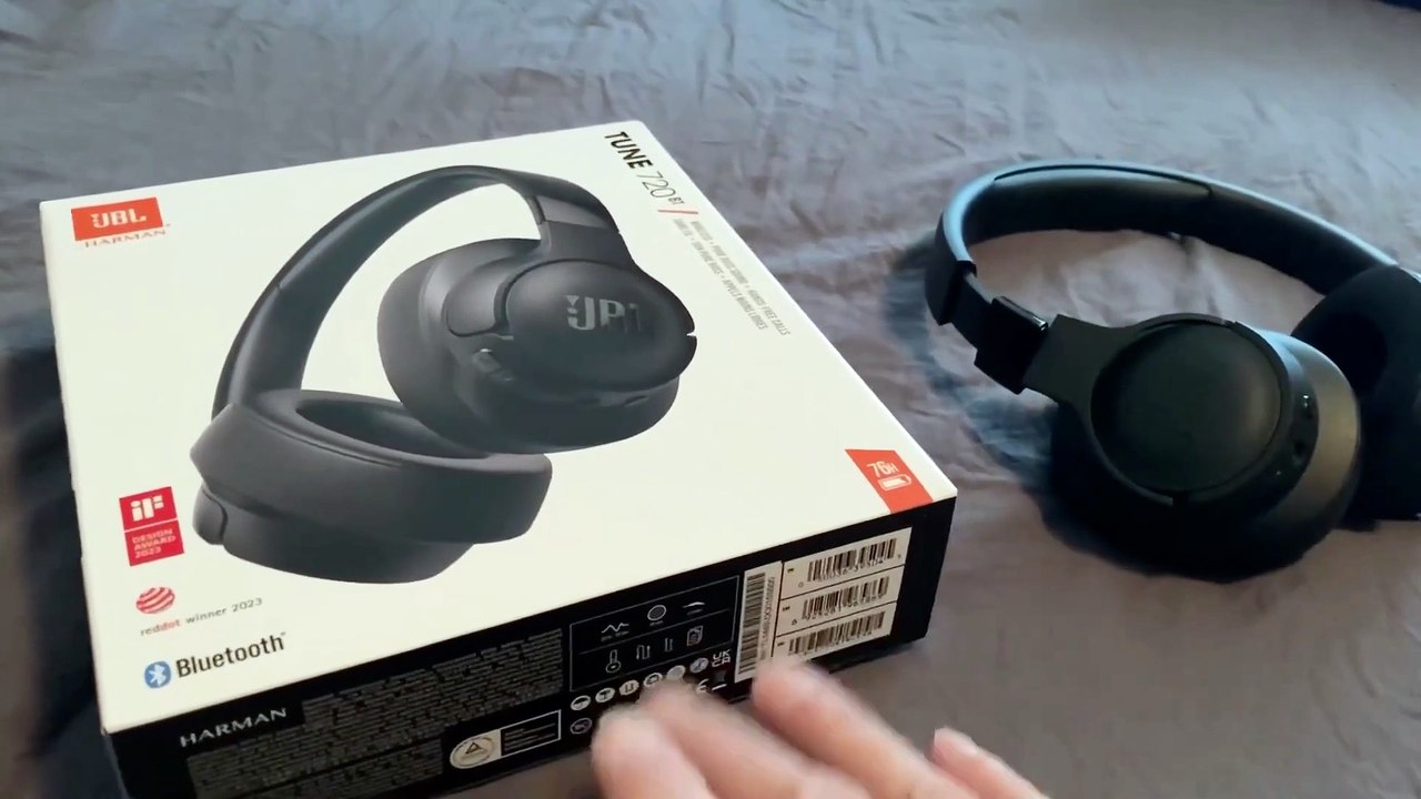 JBL Tune 720BT Wireless Over-Ear Headphones With Built-In Microphone Review