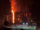 Flammenhölle in Hongkong: Wolkenkratzer stehen in Brand