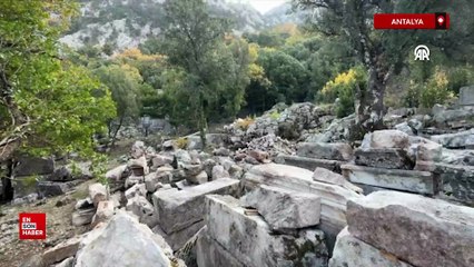 Antalya'da ilk defa kazı çalışması yapılan Termessos'taki iki anıt mezar ayağa kaldırılıyor