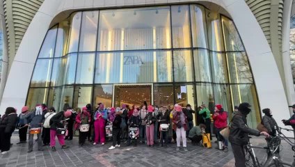 Bruxelles: les manifestants bloquent certaines grandes enseignes