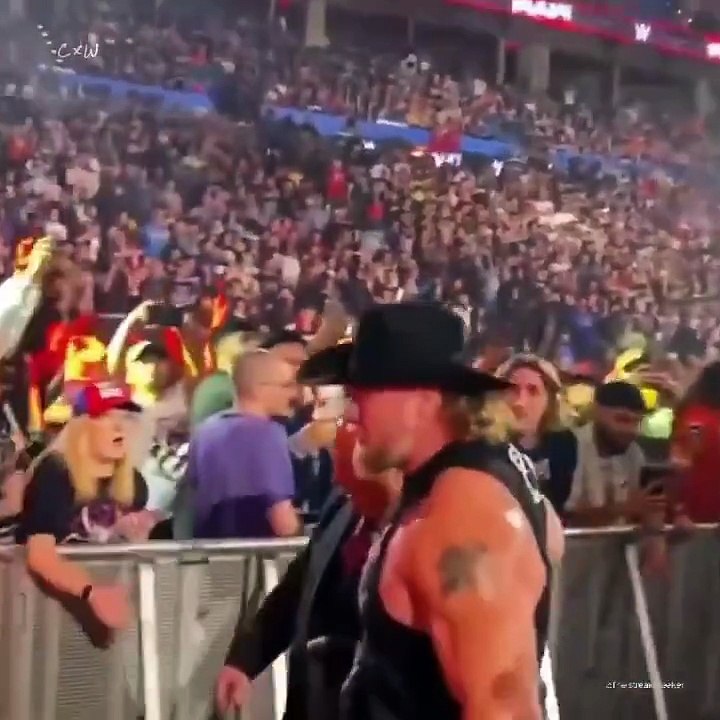 Brock lesnar After Raw OFF AIR Pointing How He Slip #WWERaw #wwe #BrockLesnar