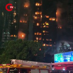 Hong Kong'un Tai Po semtindeki yangın en az 13 kişinin (bir itfaiyeci dahil) ölümüne yol açtı