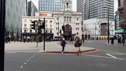 Look around London: Victoria Palace