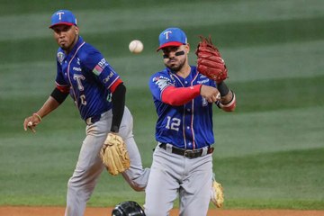 Juniel Querecuto con joyita a la defensiva