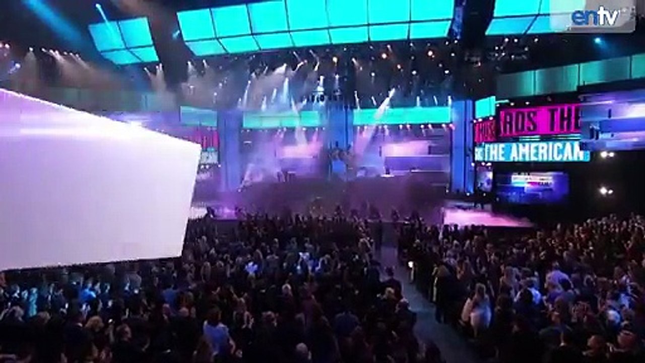 Macklemore and Miley Cyrus Lead 2013 AMA Nominations