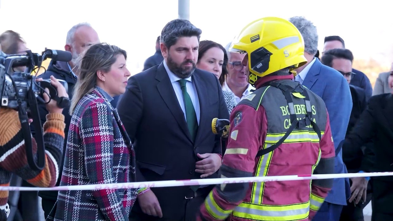 Los bomberos extinguen el incendio declarado en el Hospital Santa Lucía de Cartagena (Murcia)