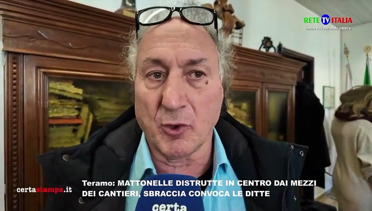 Teramo: MATTONELLE DISTRUTTE IN CENTRO DAI MEZZI DEI CANTIERI, SBRACCIA CONVOCA LE DITTE