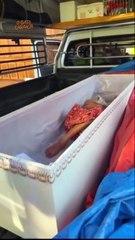 Idosa "ressuscita" em caixão minutos antes de ser cremada na Tailândia