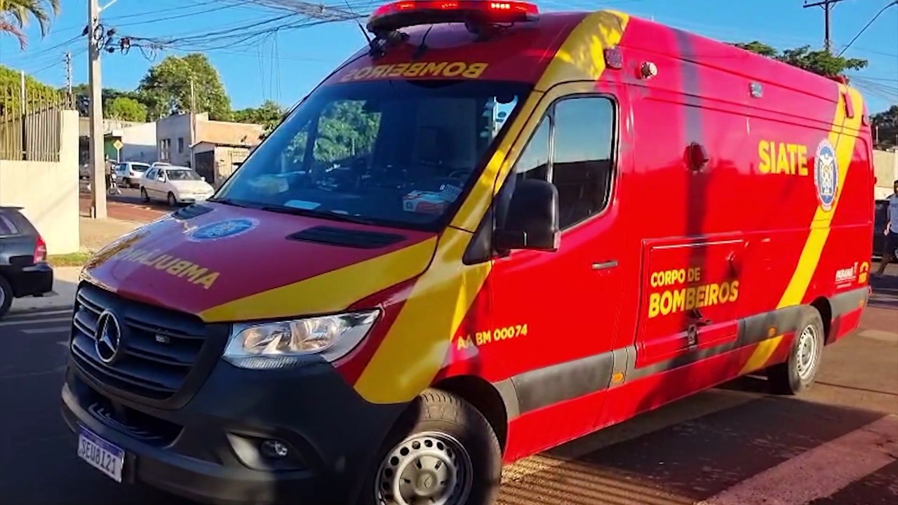 Colisão entre moto e carro deixa homem ferido no bairro Floresta em Cascavel