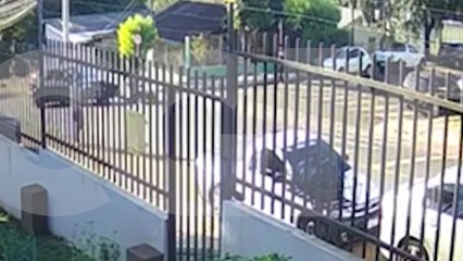 Veja como aconteceu a batida frontal entre Megane e CB300 no Bairro Floresta