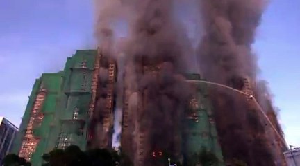 Un edificio residencial sufrió un incendio en el norte de Hong Kong: hubo al menos 12 muertos y ocho heridos