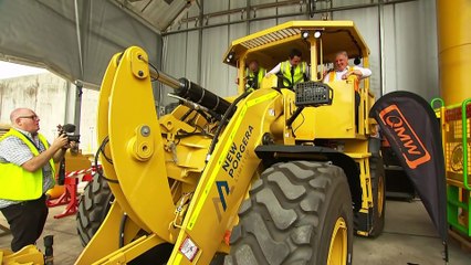 Crisafulli welcomes more global investments in Queensland coal mining sector