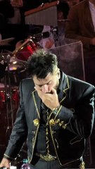 Alejandro Fernández causa polémica al ser captado en "mal estado" en concierto