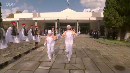 밀라노·코르티나 동계올림픽 D-71...성화 봉송 시작 / YTN