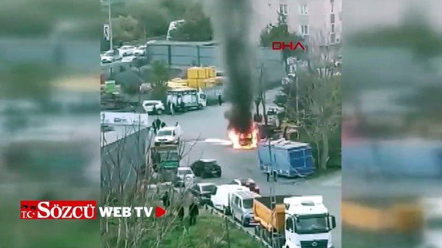 Ataşehir'de hafif ticari araç alev alev yandı
