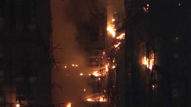 44 muertos y 279 desaparecidos tras un enorme incendio que arrasa una zona residencial de Hong Kong