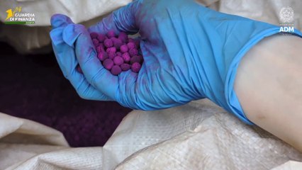 Al Porto di Genova sequestrati oltre 700kg di permanganato di potassio