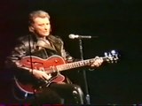 1992 - Johnny Hallyday - La guitare fait mal (Amateur – filmé profil – Bruxelles – 17 Octobre)