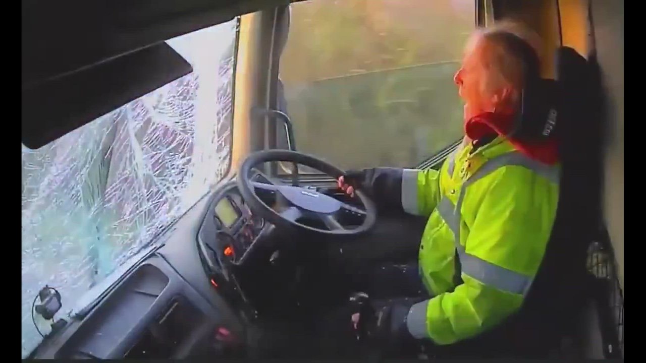 Driver Causes Multi-Car Crash After Driving with Fogged-Up Windshield: 5 Cars Wrecked, 3 Injured