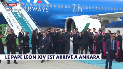 Le pape Léon XIV est arrivé à Ankara, première étape d’une visite de quatre jours en Turquie - Il s’agit de son premier voyage à l’étranger - VIDEO