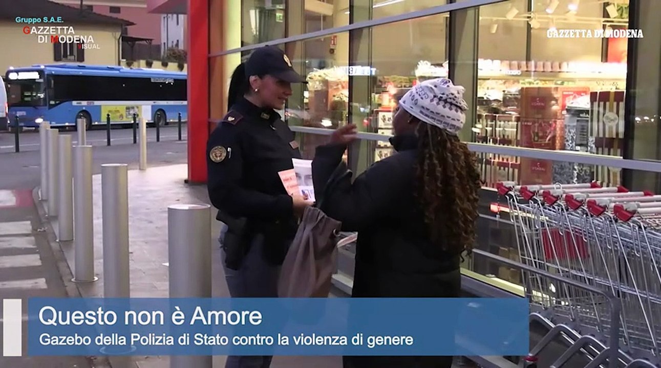 Violenza sulle donne, la polizia di Modena in campo con "Questo non ? amore"