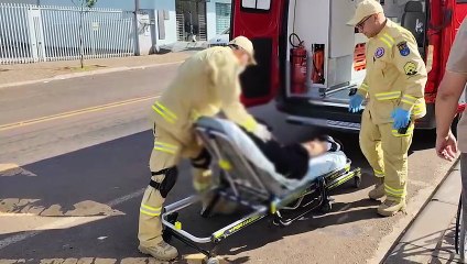Jovem sofre torção no joelho durante atividade física em colégio