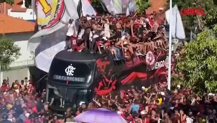 Copa Libertadores, Flamengo parte per la finale: la festa in aeroporto finisce in scontri con la polizia