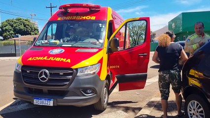 Palio vai parar na calçada e Siena perde a roda após colisão no Centro