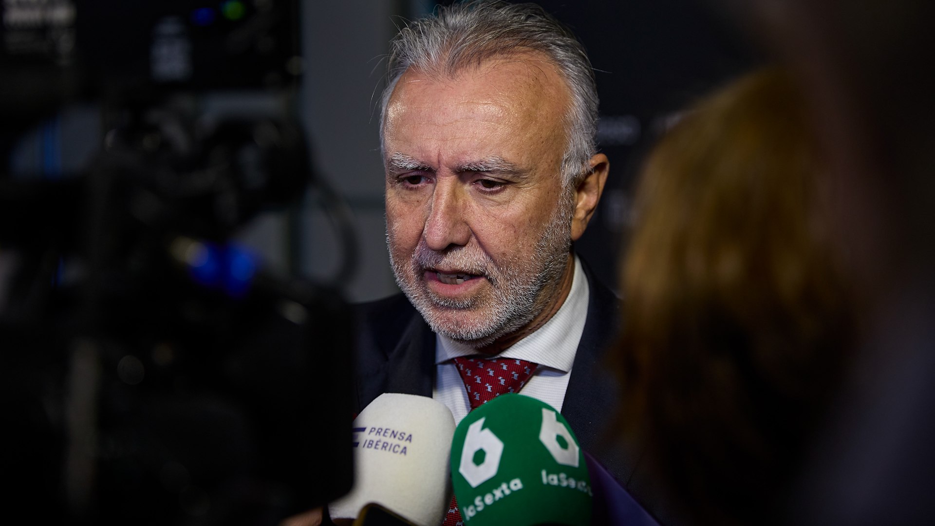 El ministro de Pol�tica Territorial y Memoria Democr�tica, �ngel V�ctor Torres, ha respondido con contundencia a las declaraciones explosivas que el empresario V�ctor de Aldama, investigado en el caso Koldo, realiz� este jueves a su salida de la Audiencia Nacional. Aldama sugiri� que Torres deber�a estar "preocupado" por las implicaciones que lo vinculan a la trama.