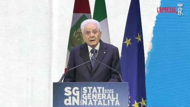 Natalità, Mattarella: «Società centrata su velocità con giovani messi in condizione di essere in ritardo»