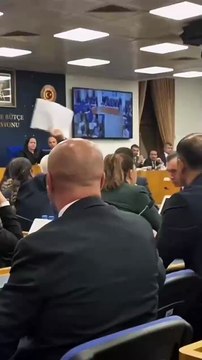 Millî Savunma Bakanlığı’nın bütçe görüşmesinde, DEM Parti Milletvekili Sümeyye Boz’un Türk askerine yönelik ağır hakaretlerine karşı İYİ Parti Milletvekili Ayyüce Türkeş sert tepki gösterdi