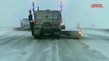 Tormenta di neve in North Dakota: automobilisti in difficolt?