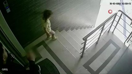 3 yaşındaki kızına tekme atıp merdivenlerden aşağı yuvarlayan babaya 1 yıl 6 ay hapis!