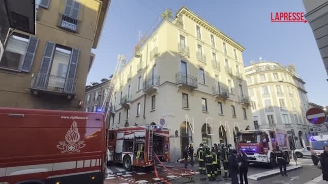 Milano, incendio in un palazzo in centro: edificio evacuato