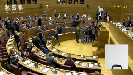 Siga en directo la votación de investidura de Pérez Llorca en las Cortes Valencianas (3)