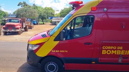 Motociclista sofre ferimentos na região genital após colisão com caminhão no Bairro Brasília, em Cascavel