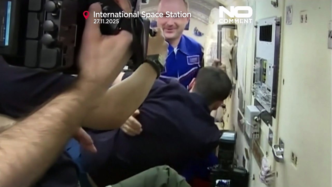 US- und russische Besatzung dockt sicher an der ISS an: achtmonatige Mission startet
