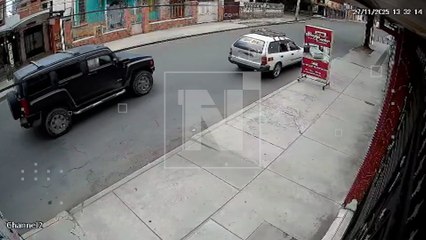 [Imágenes sensibles] Motociclista herido tras impactó con camioneta que se dio a la fuga